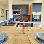 Apartment Marlene - Terrace, Free Parking, Clim - By Tgb *